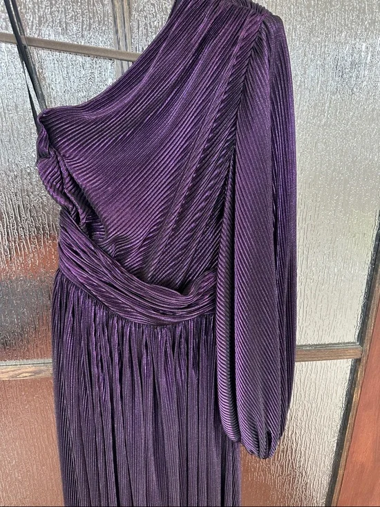 Bronx and Banco Purple Florence Gown in size medium one shoulder . - Picture 10 of 12